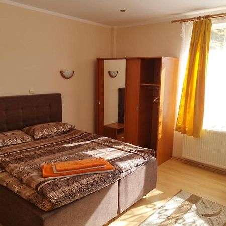 Hotel Felix 문텔레 미크 외부 사진