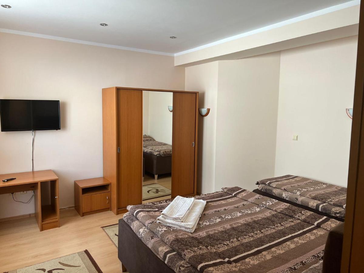 Hotel Felix 문텔레 미크 외부 사진