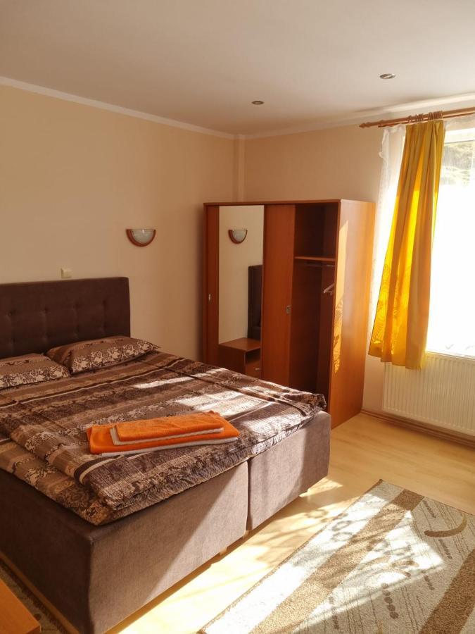 Hotel Felix 문텔레 미크 외부 사진